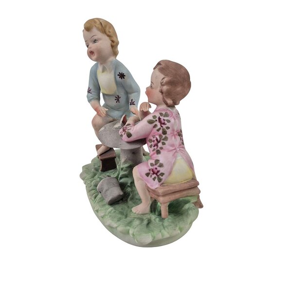 Vintage Works of Art Porcelain Figurine Two Children Playing Table Mario Benni - Picture 2 of 10
